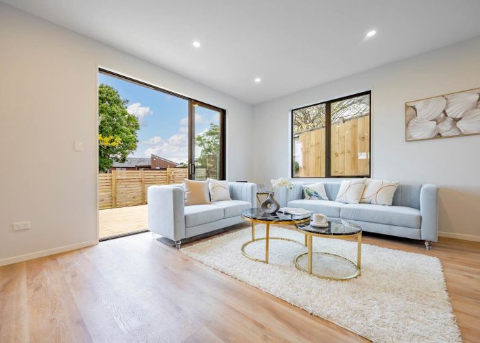  at 11A Banyan Drive, Totara Heights, Manukau City, Auckland