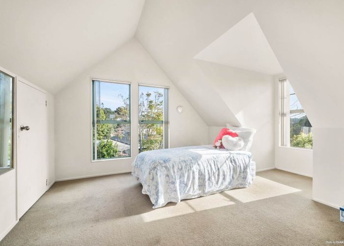  at 2/136 Awaruku Road, Torbay, Auckland
