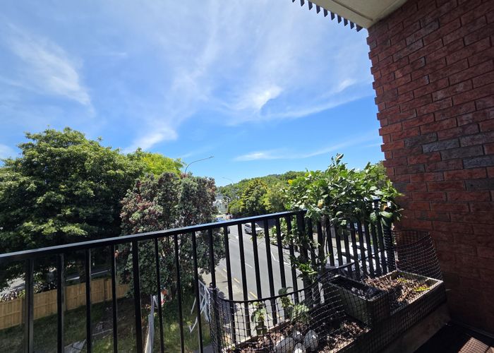  at 204/1B Soljak Place, Mount Albert, Auckland City, Auckland