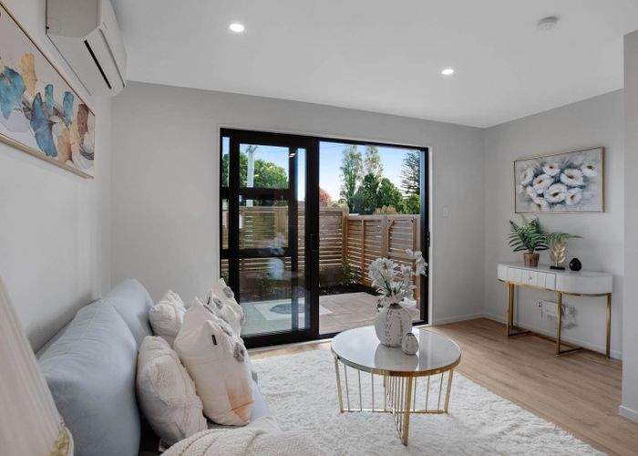  at 1/129 Lancaster Road, Beach Haven, Auckland