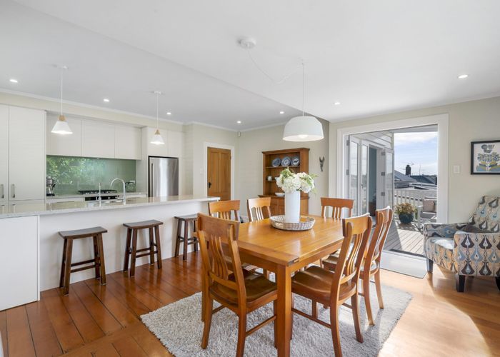  at 18 Roslyn Terrace, Devonport, North Shore City, Auckland