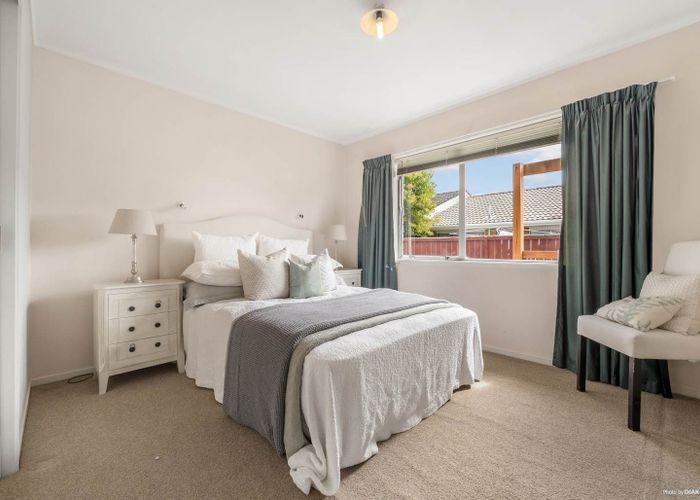  at 1/5 Ballater Place, Highland Park, Manukau City, Auckland