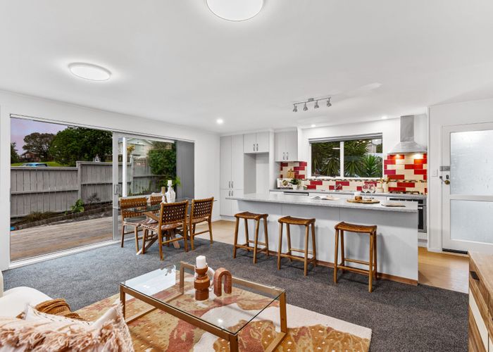  at 10 Beauchamp Drive, Massey, Waitakere City, Auckland