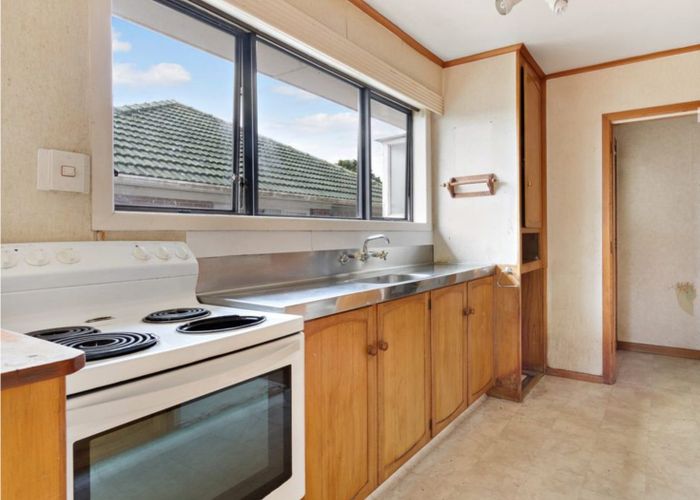  at 19 Humphrey Kemp Ave, Henderson, Waitakere City, Auckland