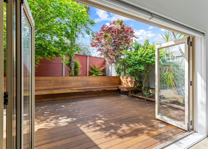  at 101 Stapleford Crescent, Browns Bay, North Shore City, Auckland