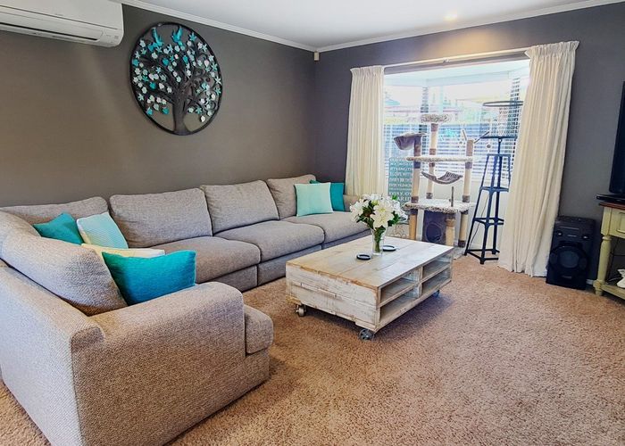  at 19 Heversham Place, Glendene, Waitakere City, Auckland