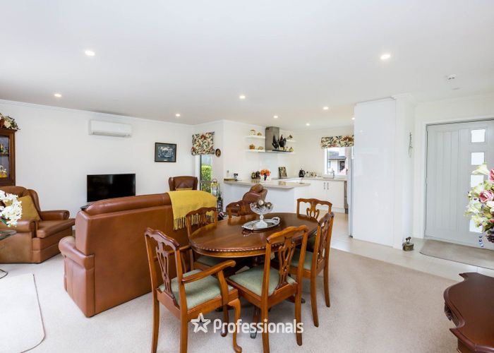  at 13 Somerby Mews, Silverstream, Upper Hutt, Wellington
