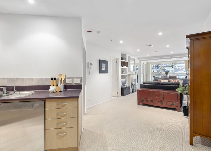  at 4E/5 Kent Terrace, Mount Victoria, Wellington