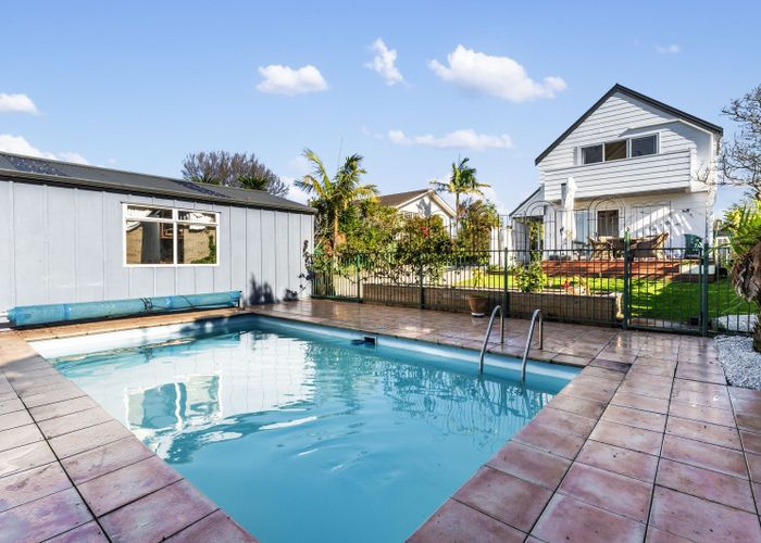  at 2/22 Salem Place, Torbay, North Shore City, Auckland