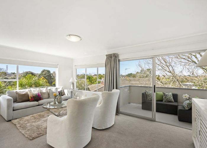  at 3/22 Waitemata Road, Hauraki, Auckland