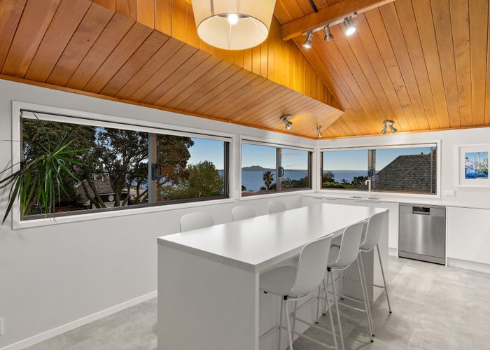  at 2/33 Sharon Road, Torbay, North Shore City, Auckland