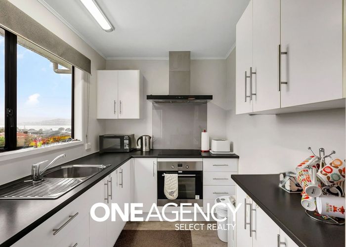  at 1/11 Te Arawi Street, Takapuwahia, Porirua, Wellington