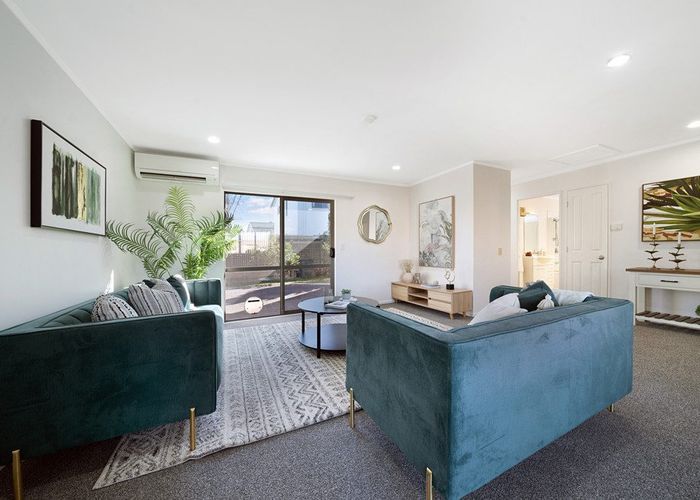  at 8 Lockington Avenue, Henderson, Waitakere City, Auckland