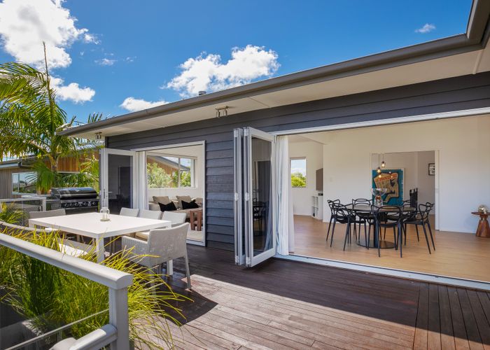  at 4 Newell Street, Point Chevalier, Auckland