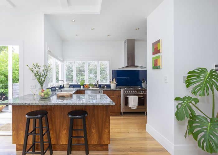  at 28 Buxton Street, Point Chevalier, Auckland