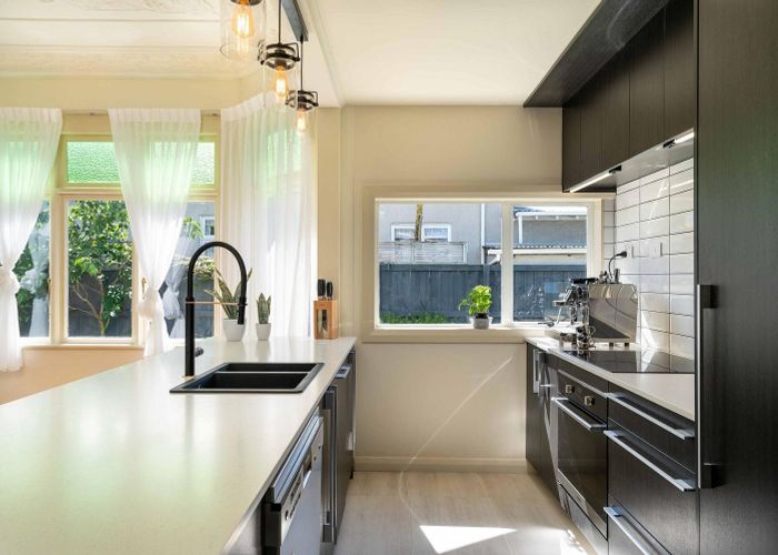  at 20 Auld Street, Saint Kilda, Dunedin