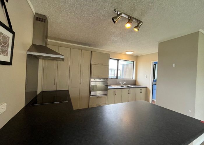  at 1/77 Redcrest Avenue, Red Hill, Papakura, Auckland