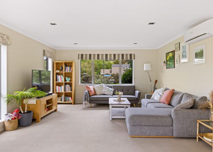  at 8 Beachwood Drive, Hatfields Beach, Orewa