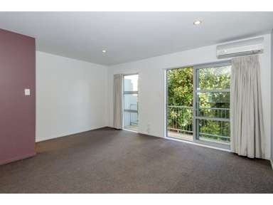  at 2/62  Burke Street, Addington, Christchurch City, Canterbury