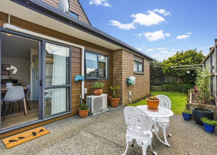  at 5/56 Larnoch Road, Henderson, Waitakere City, Auckland