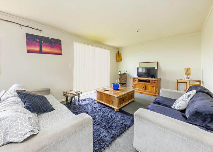  at 9 Oakleigh Avenue, Takanini, Auckland