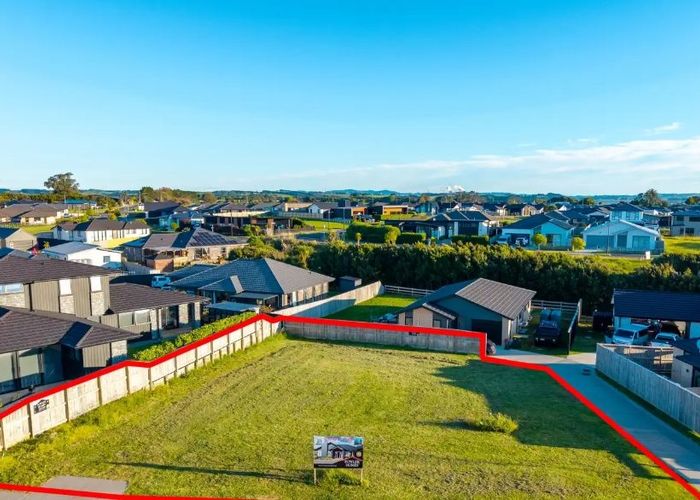  at 9 Omahuru Road, Glenbrook