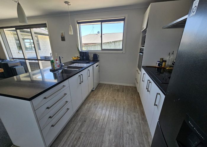  at Welcome Bay, Tauranga, Bay Of Plenty