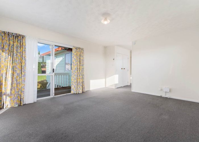  at 2/14 Silver Creek Road, Weymouth, Manukau City, Auckland