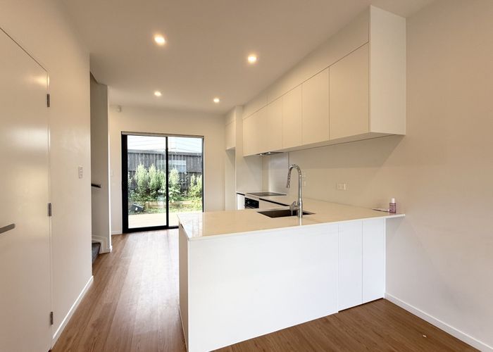  at 12D Woodhouse Place, West Harbour, Waitakere City, Auckland