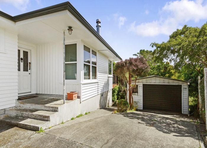  at 7 Christopher Way, Paparangi, Wellington