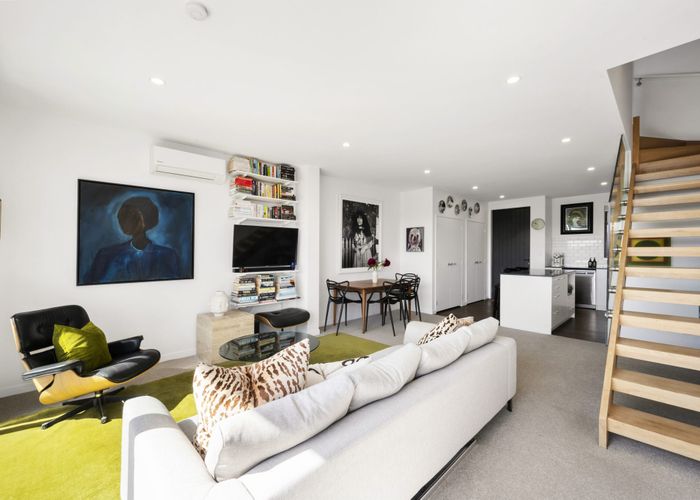  at 5/52 High Street, Island Bay, Wellington