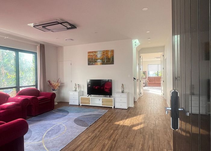  at 25 Armstrong Place, New Lynn, Auckland