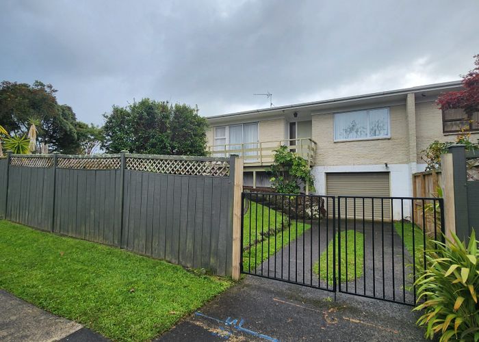  at 1/38 Whiteacres Drive, Sunnyhills, Manukau City, Auckland