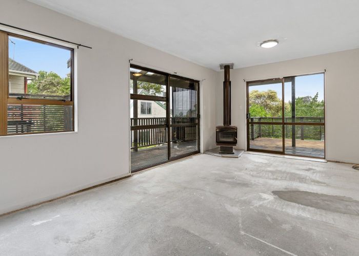  at 1/16 Glen Vista Place, Bayview, Auckland