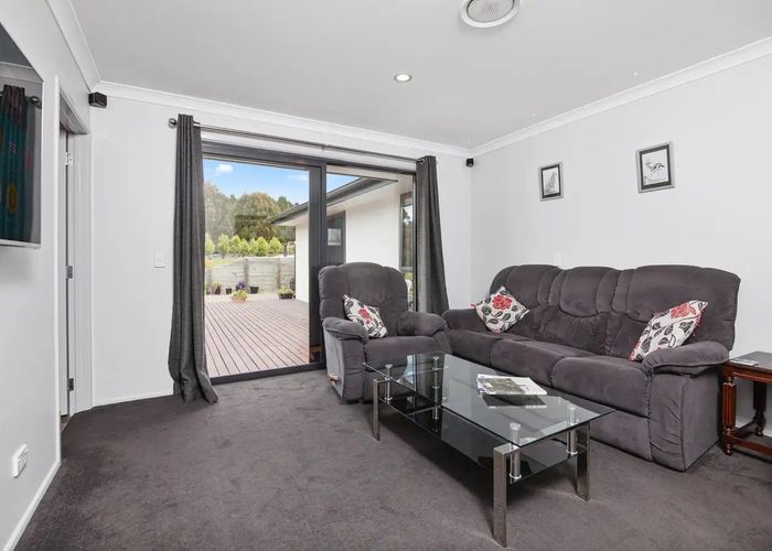  at 111 Redvale Road, Redwood Valley