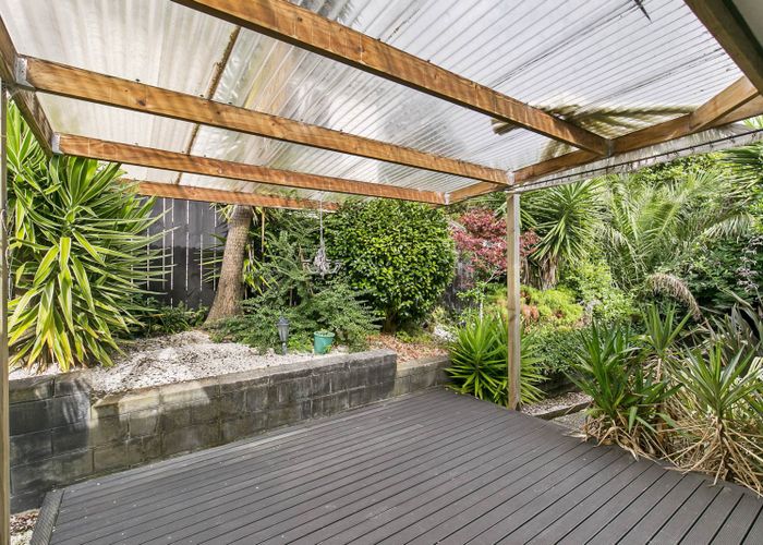  at 1/612 Beach Road, Browns Bay, Auckland