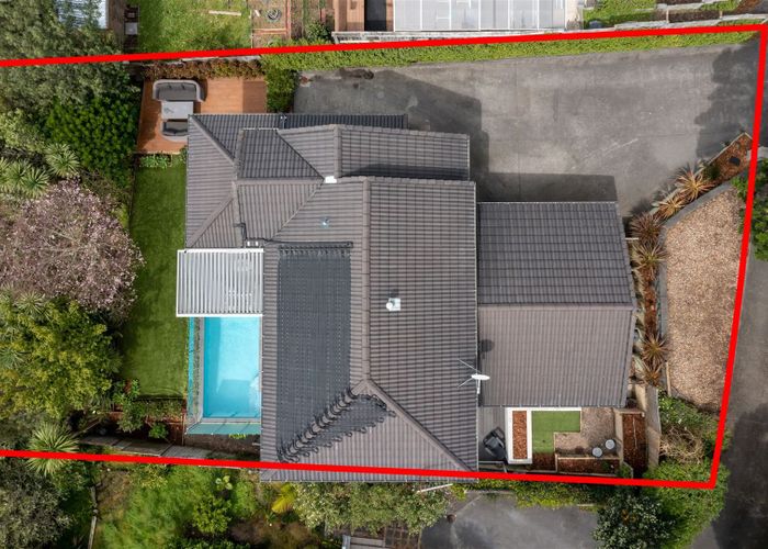  at 12 Ilam Lane, Fairview Heights, Auckland
