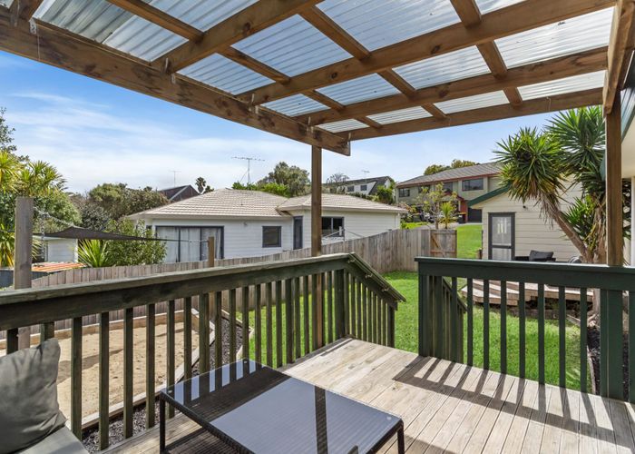  at 32 Donald Street, Stanmore Bay, Whangaparaoa