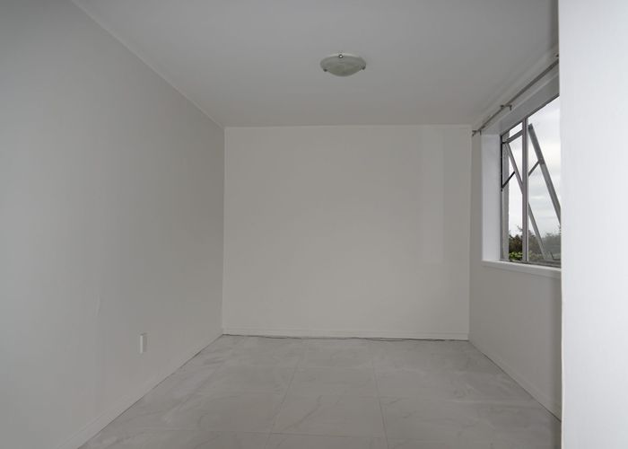  at 1/609 Glenfield Road, Glenfield, North Shore City, Auckland