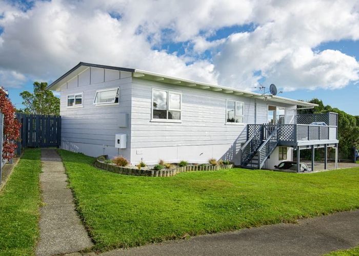  at 4 Morning View, Titahi Bay, Porirua