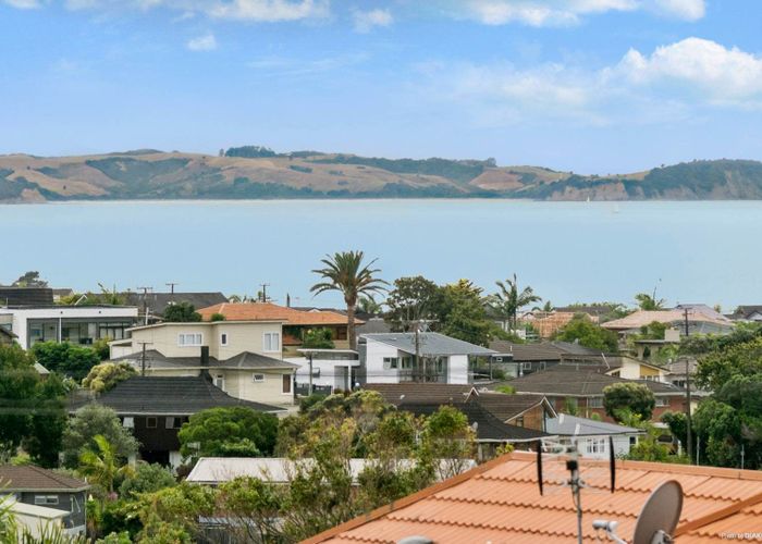  at 558A Beach Road, Rothesay Bay, Auckland