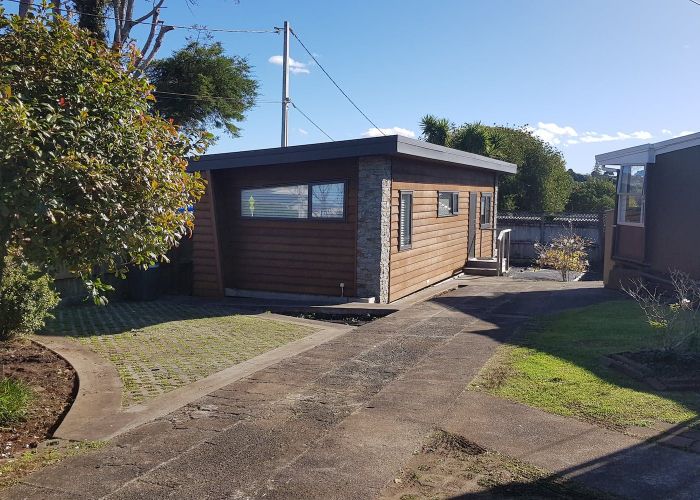  at 38 Sunnynook Road, Sunnynook, Auckland