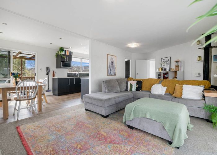  at 5 Cockayne Crescent, Sunnynook, Auckland