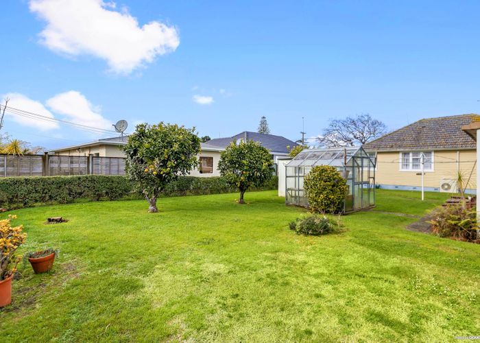  at 62 Kings Road, Panmure, Auckland