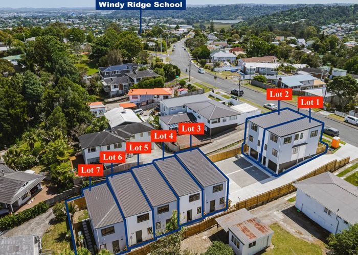  at 1/24 Seaview Road, Glenfield, Auckland
