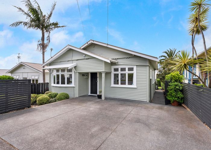  at 17 Warwick Avenue, Westmere, Auckland