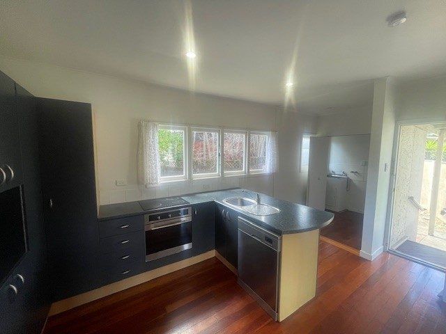  at 2/33 Havelock Avenue, Forrest Hill, North Shore City, Auckland