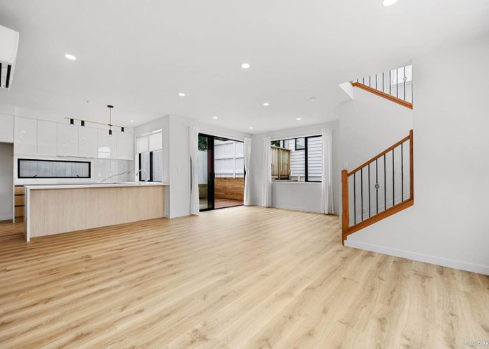  at 2/36 Northboro Road, Hauraki, Auckland