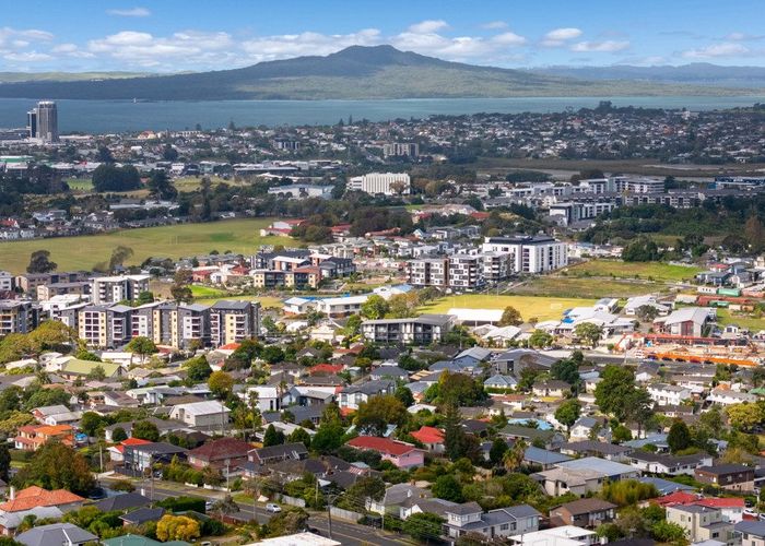  at 82-84 Ocean View Road, Northcote, North Shore City, Auckland