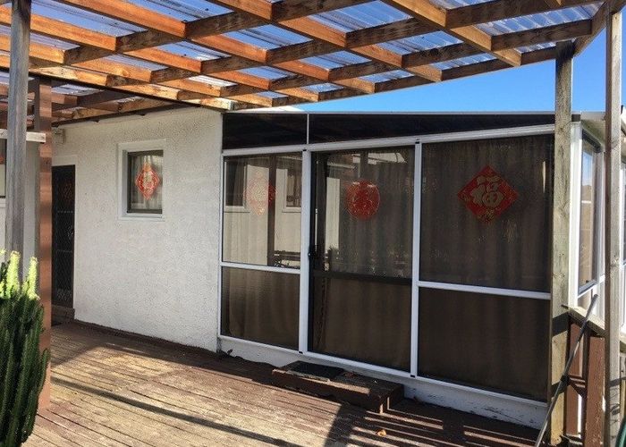  at 71 Seabrook Ave, New Lynn, Waitakere City, Auckland